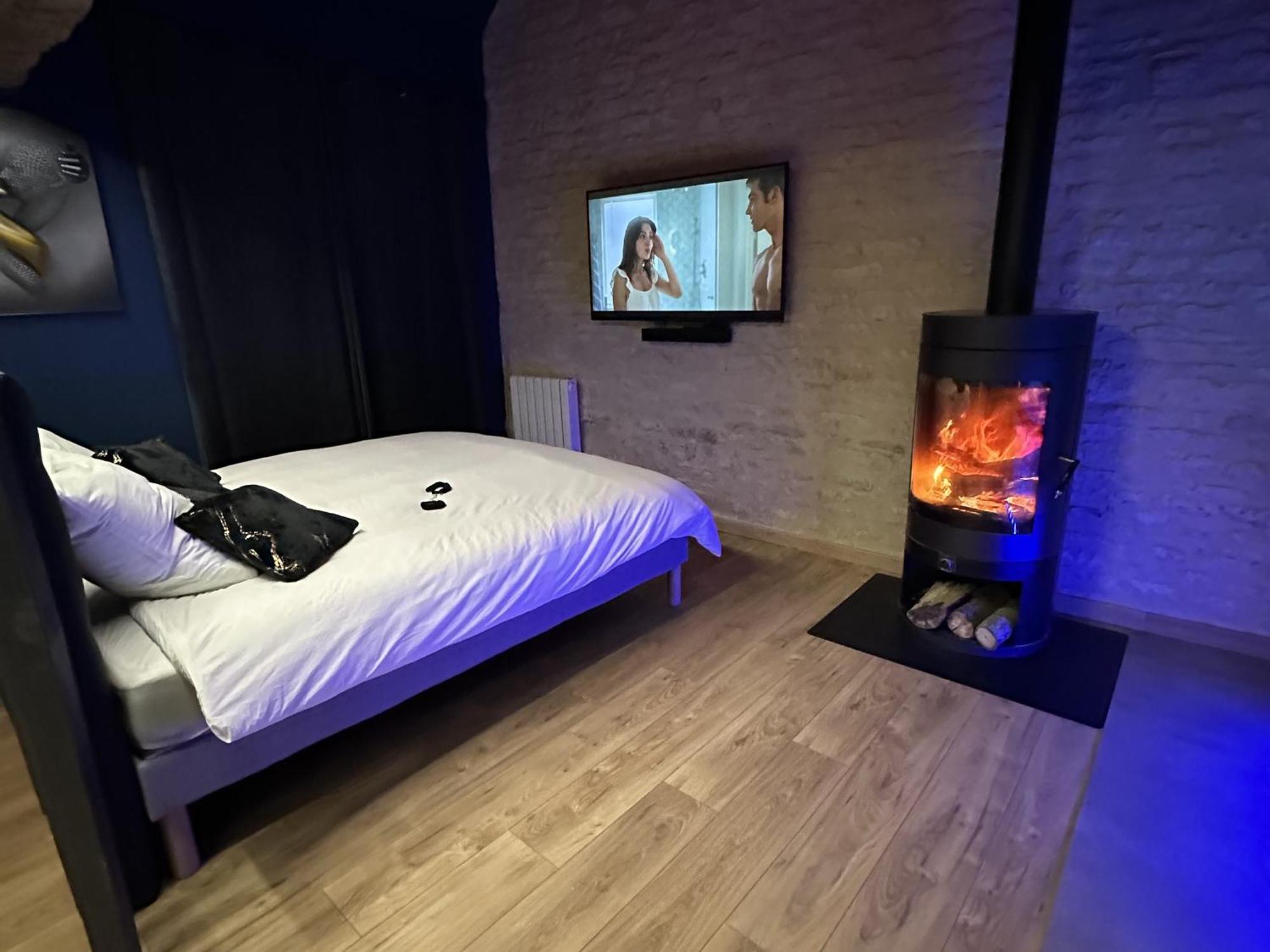 Roomandx-Loveroom-Caen-Bayeux Le Fresne-Camilly Extérieur photo